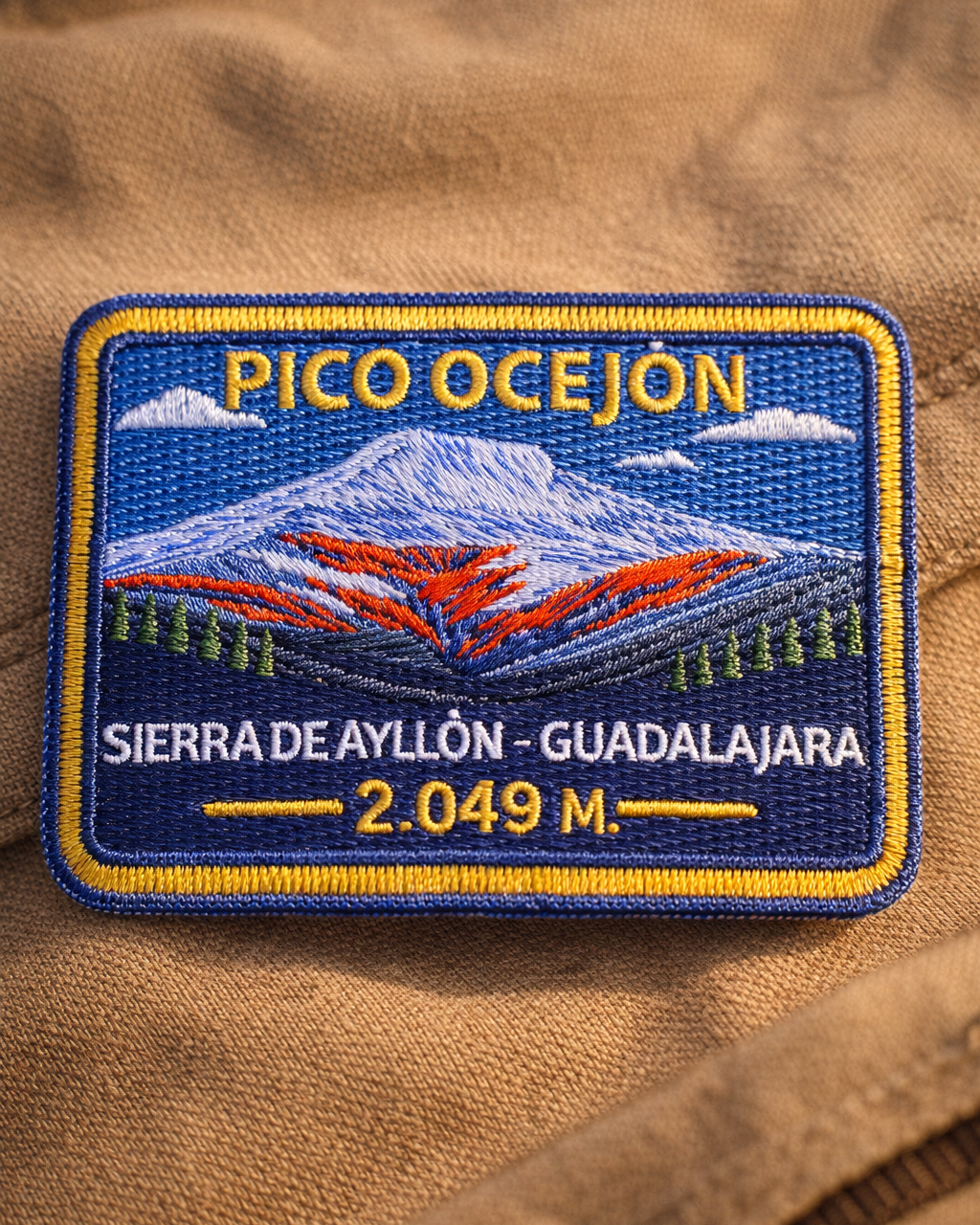 Pico Ocejón – 2.049 m | El guardián de la arquitectura negra